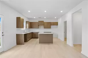 153 Bloomfield Cir, Canton, GA 30114 - Photo 2