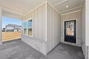 1293 Whitman Cir, Monroe, GA 30656 - Photo 2