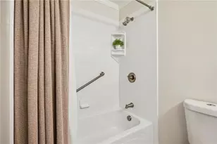 7500 Roswell Rd, Sandy Springs, GA 30350 - Photo 18