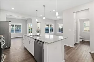 318 Commons Ave, Woodstock, GA 30188 - Photo 4