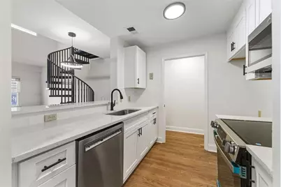 1075 Peachtree Walk NE #506, Atlanta, GA 30309 - Photo 2