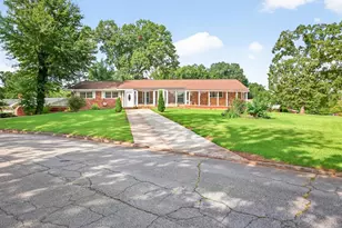 3724 Chavers Pl, Stone Mountain, GA 30083 - Photo 2