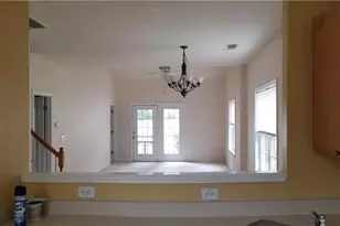 2381 Suwanee Pointe Dr, Lawrenceville, GA 30043 - Photo 2