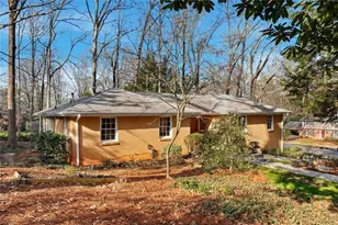 3642 Castaway Ct, Atlanta, GA 30341 - Photo 2