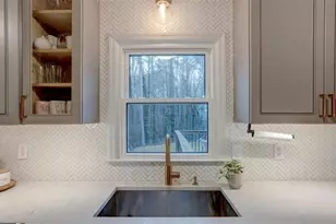 1201 Holly Hills Dr SW, Lilburn, GA 30047 - Photo 10