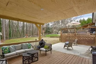 1201 Holly Hills Dr SW, Lilburn, GA 30047 - Photo 34