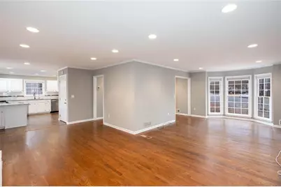 1066 Foreststone Way SW, Marietta, GA 30064 - Photo 8