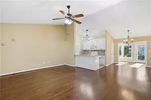 3013 Bentley Park Cir, Gainesville, GA 30504 - Photo 6