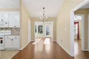3013 Bentley Park Cir, Gainesville, GA 30504 - Photo 10