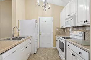 3013 Bentley Park Cir, Gainesville, GA 30504 - Photo 12