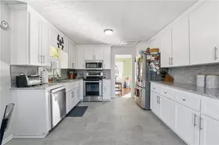 3981 Lookout Point Dr, Marietta, GA 30066 - Photo 20