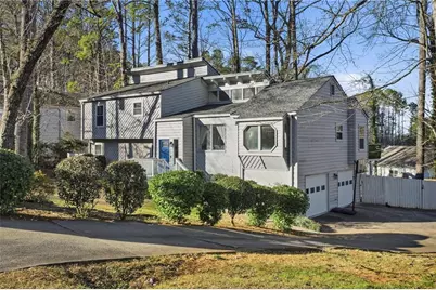 3981 Lookout Point Drive, Marietta, GA 30066 - Photo 2