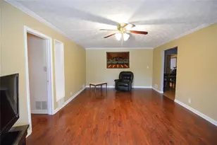 692 Davis Rd, Lawrenceville, GA 30046 - Photo 4