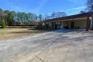 692 Davis Rd, Lawrenceville, GA 30046 - Photo 2