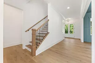 9135 Greenway Ct, Gainesville, GA 30506 - Photo 4