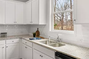 1022 Lost Creek Pkwy, Dallas, GA 30132 - Photo 6