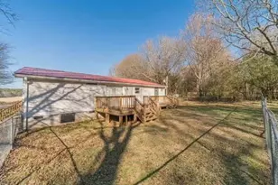 393 W Freeman St, Maysville, GA 30558 - Photo 36