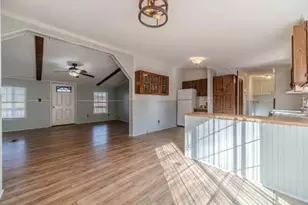 393 W Freeman St, Maysville, GA 30558 - Photo 16