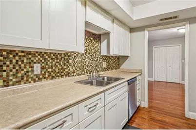 6851 Roswell Road #I11, Atlanta, GA 30328 - Photo 10