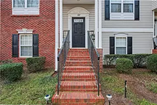 102 Weatherstone Square Dr, Woodstock, GA 30188 - Photo 2