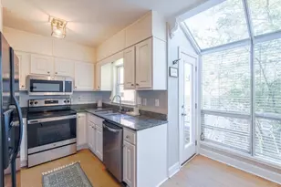 7500 Roswell Rd, Sandy Springs, GA 30350 - Photo 8