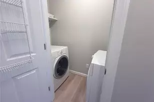 7500 Roswell Rd, Sandy Springs, GA 30350 - Photo 20