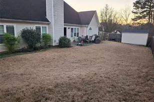 84 Pebble Creek Dr, Newnan, GA 30265 - Photo 2