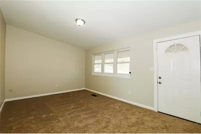 518 W Sherwood Drive, Riverdale, GA 30274 - Photo 2