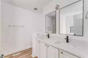 4379 Cross Ln, Decatur, GA 30035 - Photo 8