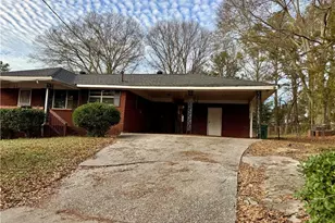 556 Lamar Dr, Forest Park, GA 30297 - Photo 2