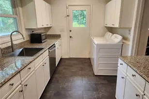 2037-B Lively Ridge Road NE, Atlanta, GA 30329 - Photo 6