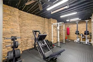 1694 Carr Cir NW, Atlanta, GA 30318 - Photo 36