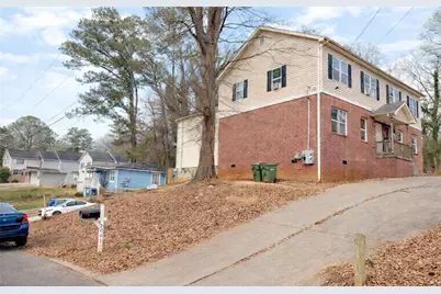 2001 Lois Place NW, Atlanta, GA 30318 - Photo 4