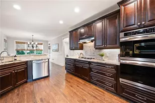 216 Brisbane Dr, Acworth, GA 30101 - Photo 2