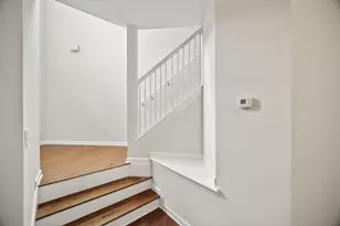 1278 Houndslake Dr, Marietta, GA 30008 - Photo 4