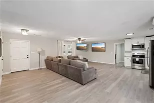 1961 Oak Leaf Ct SW, Marietta, GA 30008 - Photo 6