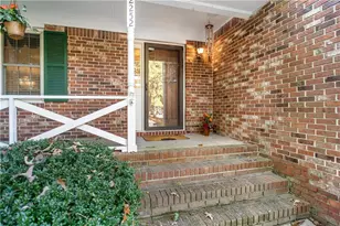 2252 Valley Creek Cir, Snellville, GA 30078 - Photo 4