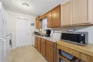 31 Debbie Ln, Dallas, GA 30132 - Photo 6