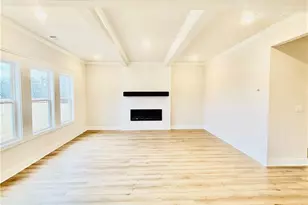 140 Brandle Rose Wy, Hoschton, GA 30548 - Photo 2