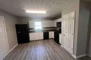 119 Camp Creek Dr, Stockbridge, GA 30281 - Photo 2