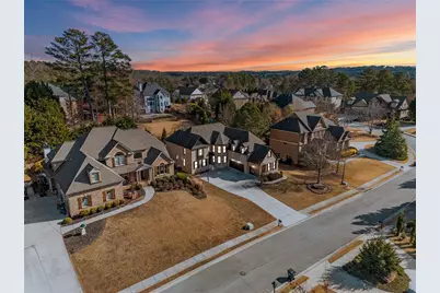 585 Settles Brook Court, Suwanee, GA 30024 - Photo 4