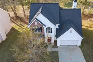 910 Lakeside Ct, Loganville, GA 30052 - Photo 2