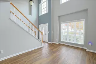 910 Lakeside Ct, Loganville, GA 30052 - Photo 16