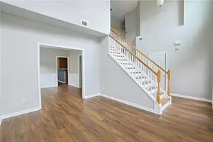 910 Lakeside Ct, Loganville, GA 30052 - Photo 16