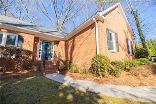 1055 Downing Ct NE, Marietta, GA 30068 - Photo 4