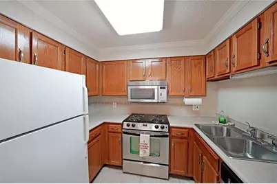 1800 Clairmont Lk #A326, Decatur, GA 30033 - Photo 4