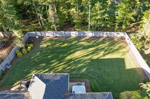 829 River Fall Dr, Jefferson, GA 30549 - Photo 2