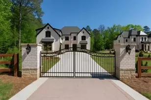 10765 Shallowford Rd, Roswell, GA 30075 - Photo 1