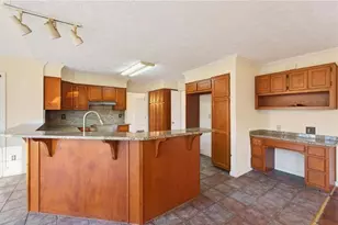 1412 Crooked Tree Cir, Stone Mountain, GA 30088 - Photo 10