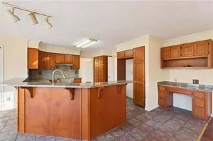 1412 Crooked Tree Cir, Stone Mountain, GA 30088 - Photo 10